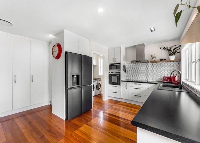  at 11 Waddell Avenue, Point England, Auckland City, Auckland