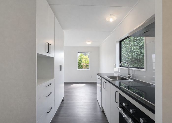  at 2/90 Shifnal Drive, Randwick Park, Manukau City, Auckland