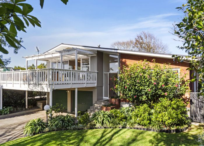  at 16 Barnhill Crescent, Pahurehure, Papakura