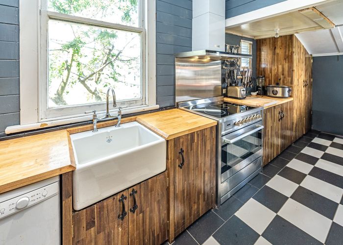  at 7 Barrack Street, City Centre, Whanganui, Manawatu / Whanganui