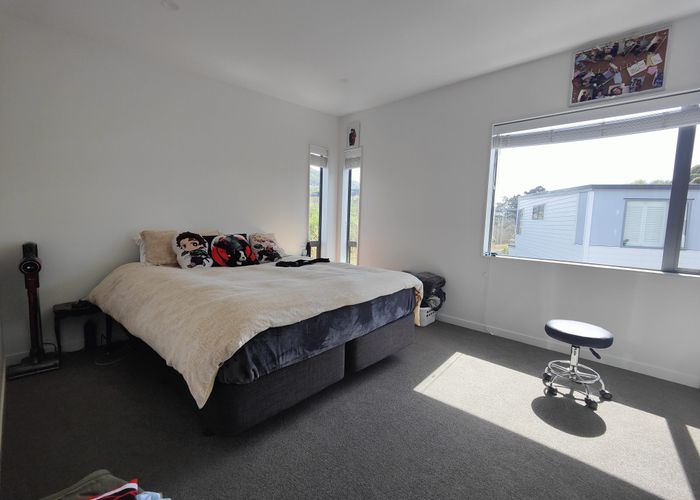  at 10/7 Handyside Street, Tawa, Wellington