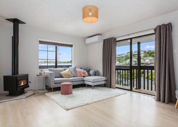  at 64 Albatross Close, Whitby, Porirua