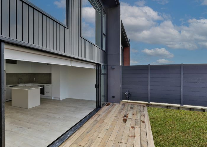  at 16E Cradock Street, Avondale, Auckland