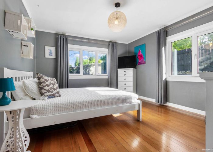  at 6B Lantana Road, Green Bay, Waitakere City, Auckland