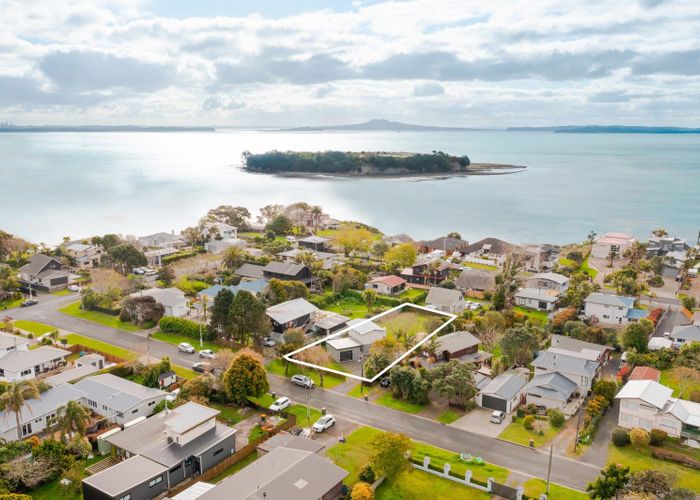  at 6 First View Avenue, Beachlands, Auckland