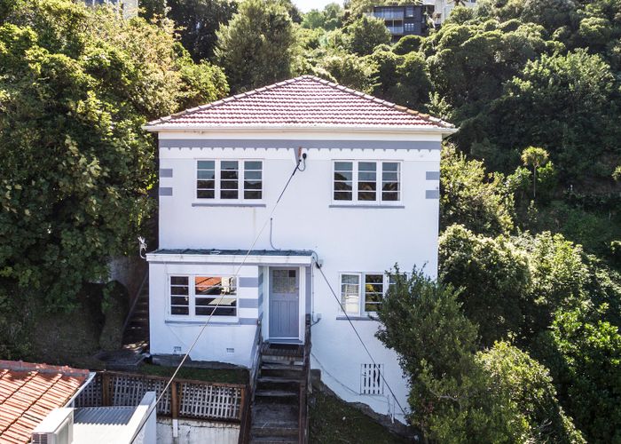  at 9/71 Garden Road, Northland, Wellington