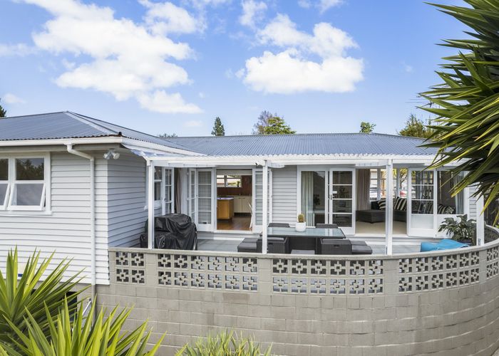  at 90 Colwill Road, Massey, Auckland