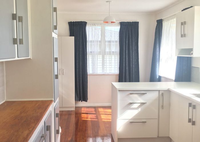  at 28 Ozich Avenue, Te Atatu South, Auckland