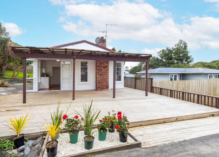  at 114 Edmonton Road, Henderson, Waitakere City, Auckland