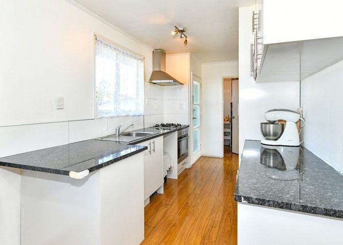  at 6 Quintal Place, Papatoetoe, Auckland