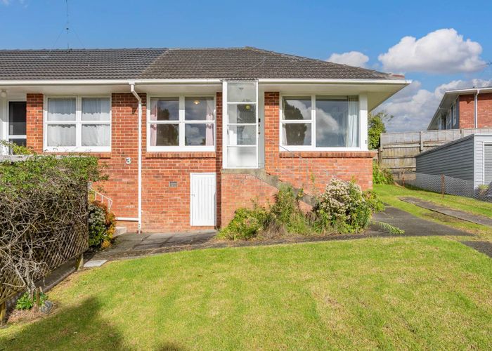  at 4/9 Lenihan Street, Northcote, North Shore City, Auckland