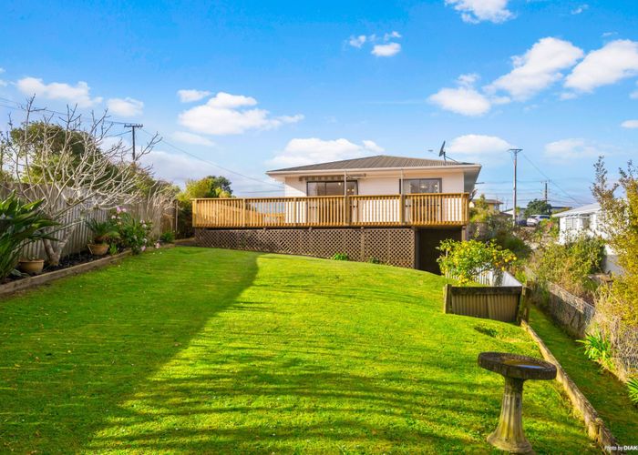  at 1006 East Coast Road, Fairview Heights, Auckland
