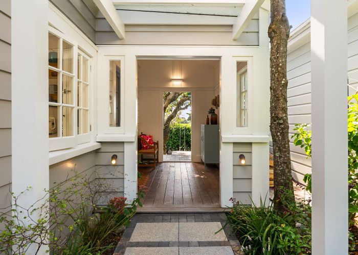  at 4 Manuka Terrace, Eastbourne, Lower Hutt, Wellington