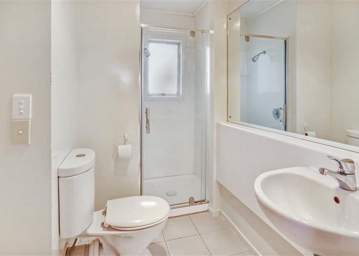  at 2/8 Eaglehurst Road, Ellerslie, Auckland City, Auckland