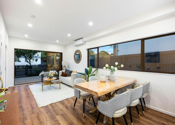  at 2/81 Vodanovich Road, Te Atatu South, Waitakere City, Auckland