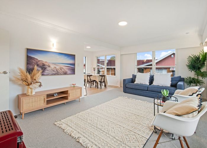  at 42 Ray Small Drive, Pahurehure, Papakura, Auckland