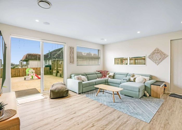  at 103E Woodglen Road, Glen Eden, Waitakere City, Auckland