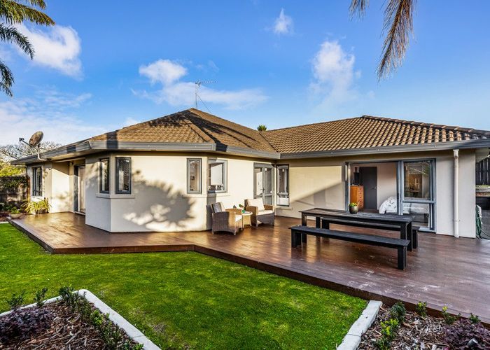  at 87 Te Wharau Drive, Greenhithe, Auckland