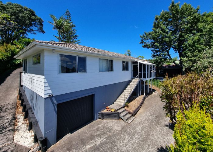  at 1/11 Garner Place, Glenfield, North Shore City, Auckland