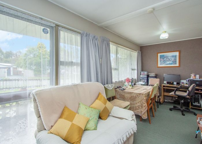  at 1 Bay Grove, Pukehangi, Rotorua