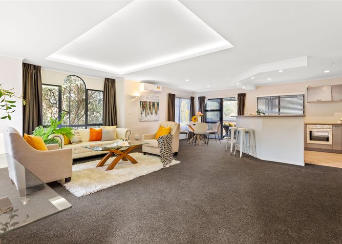  at 1/22 Lagoon Way, West Harbour, Auckland