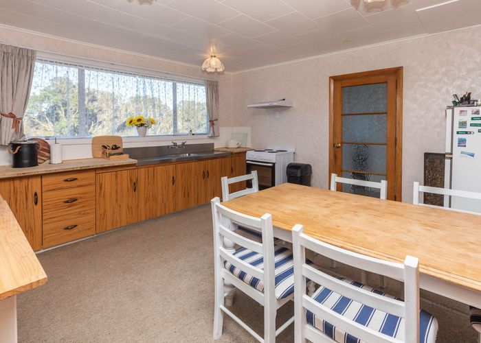  at 1402 Main Road, Stillwater, Greymouth