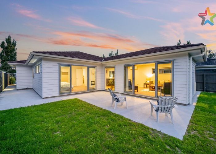  at 7 Ford Road, Manor Park, Lower Hutt