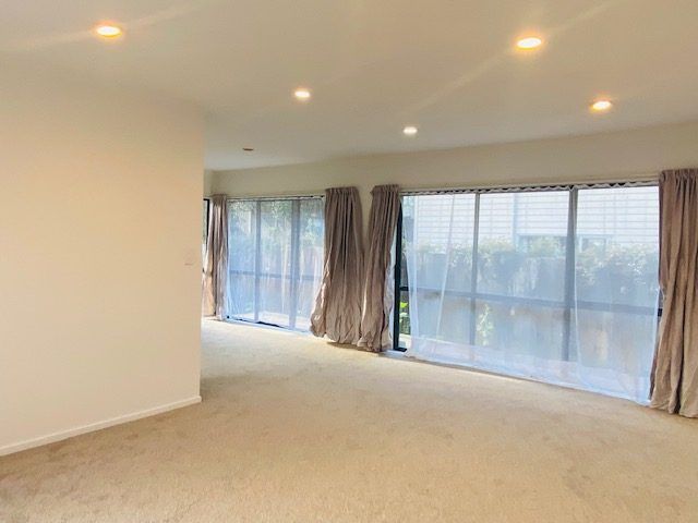  at 2/11 Corunna Road, Milford, North Shore City, Auckland