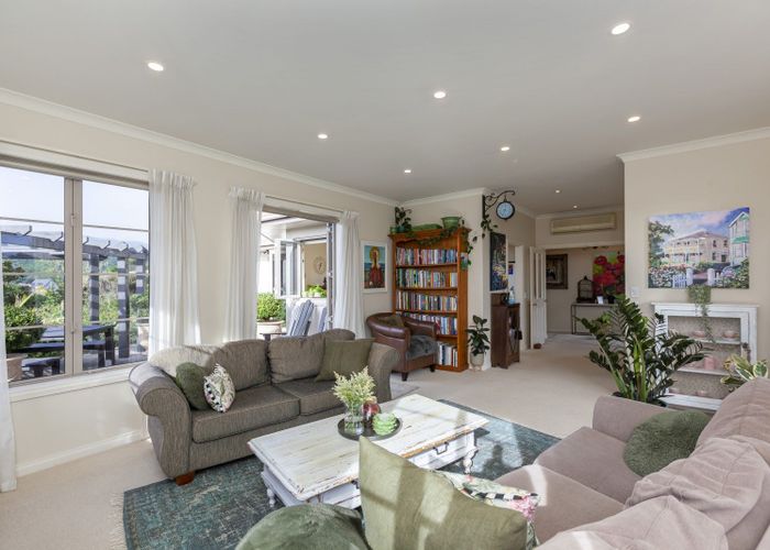  at 136 Renown Road, Raumati South, Paraparaumu