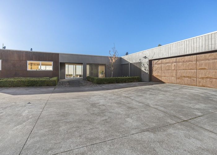  at 1089 Plymouth Road, Omata, New Plymouth, Taranaki