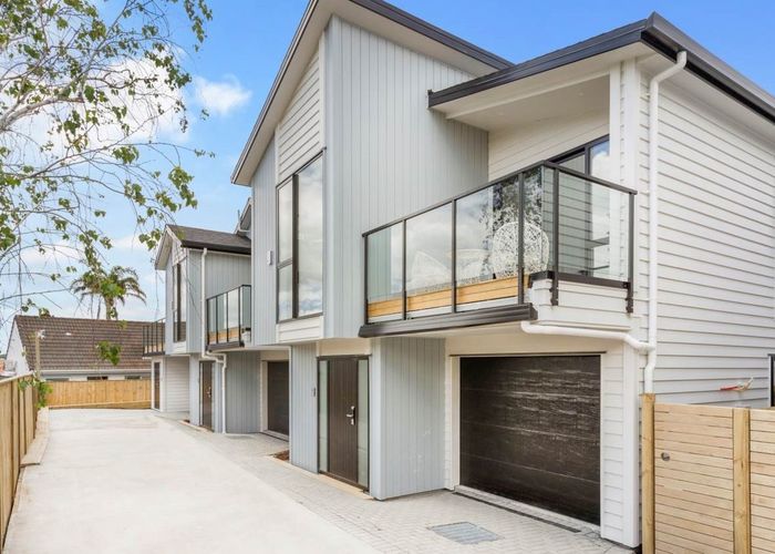  at 95C Swanson Road, Henderson, Auckland