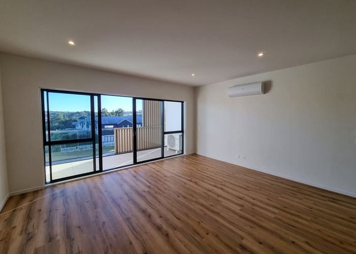  at 204/1 Dishys Road, Flat Bush, Manukau City, Auckland