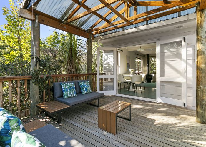  at 14 George Herring Place, Glen Eden, Auckland