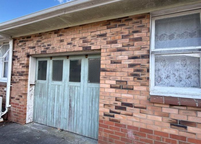  at 2/12 Cambourne Road, Papatoetoe, Manukau City, Auckland