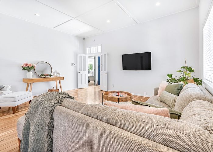  at 8A Bains Avenue, Hamilton East, Hamilton