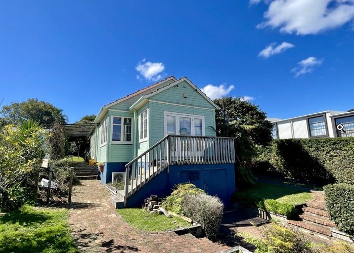  at 6 Dunkirk Terrace, Mount Albert, Auckland