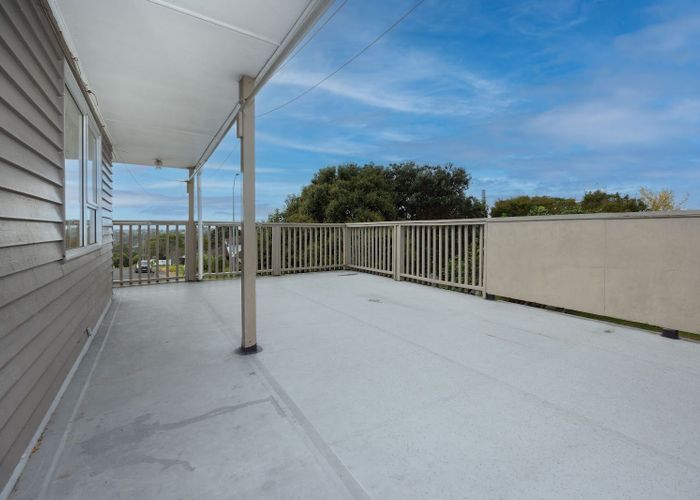  at 2 Chelsea View Drive, Chatswood, Auckland