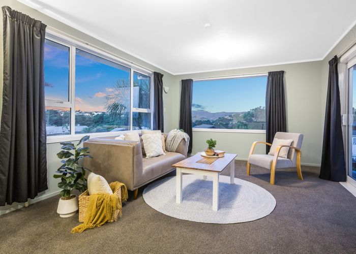  at 8 Thimble Lane, Whitby, Porirua, Wellington