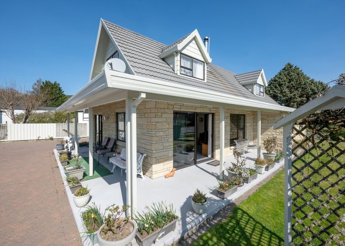  at 2 Gibbs Place, Taupo