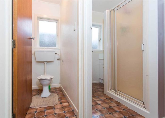  at 1/12 Seaforth Avenue, Mangere Bridge, Manukau City, Auckland