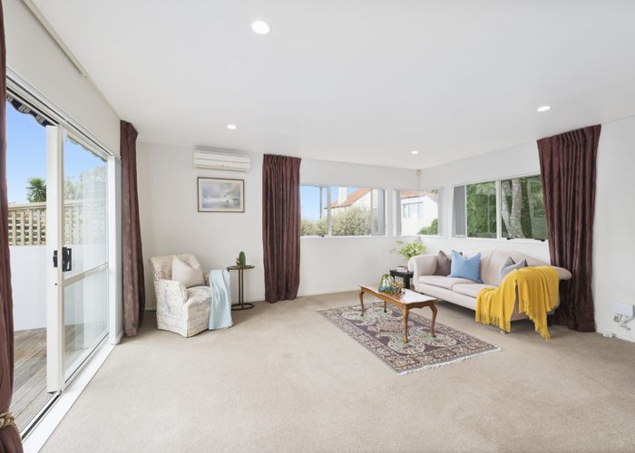  at 1/210A East Coast Road, Forrest Hill, North Shore City, Auckland
