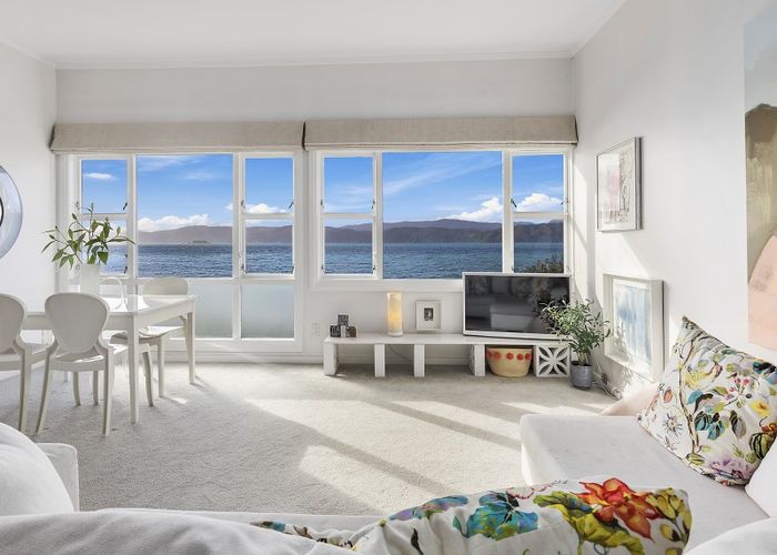  at 147 Marine Parade, Seatoun, Wellington