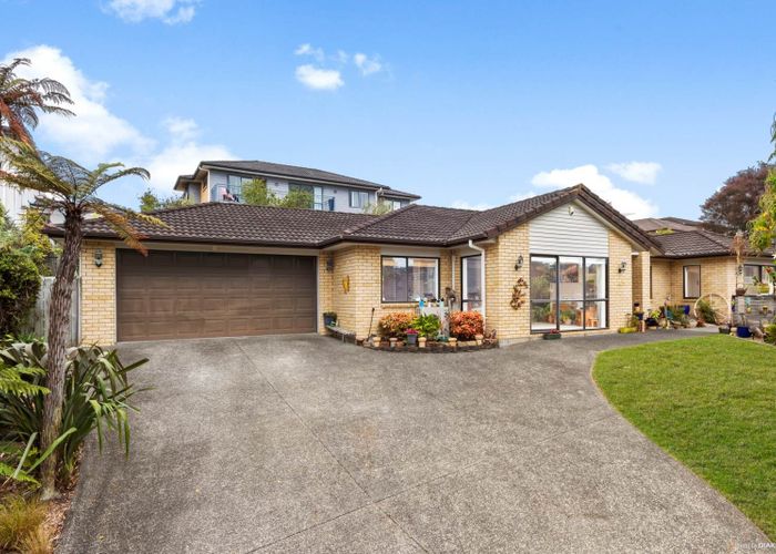  at 7 Tetbury Place, Henderson, Auckland