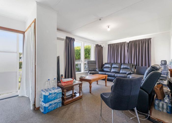  at 8 Clairville Crescent, Wai O Taiki Bay, Auckland City, Auckland