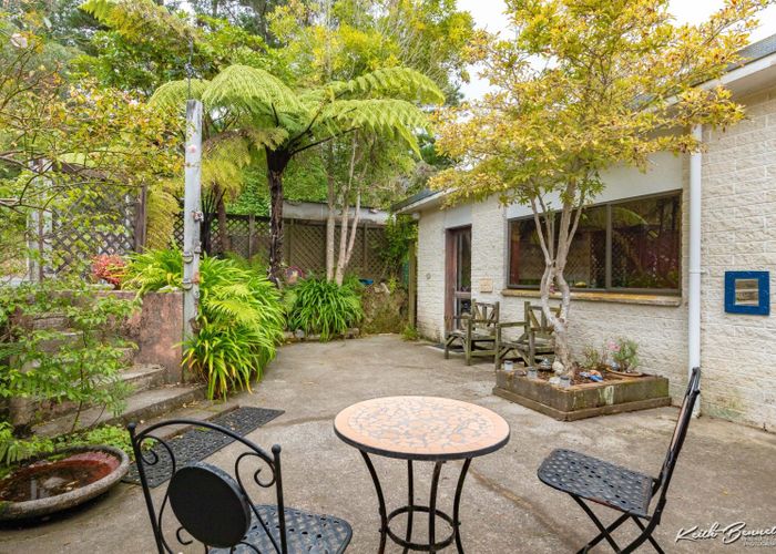  at 695 Whitemans Valley Road, Whitemans Valley
