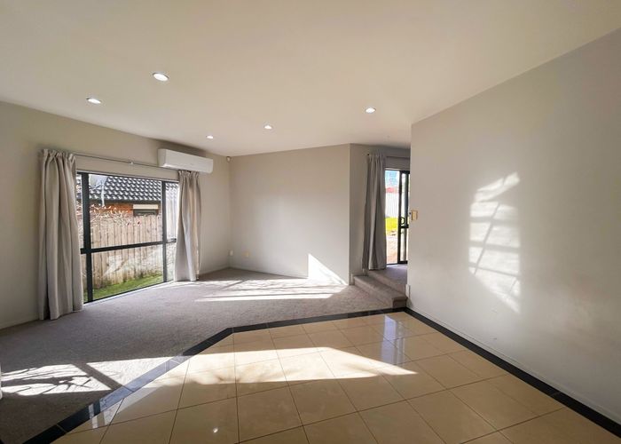  at 5 Holsten Pl, Massey, Waitakere City, Auckland