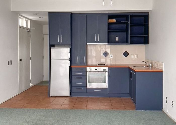  at 140/2 Armoy Drive, East Tamaki, Manukau City, Auckland