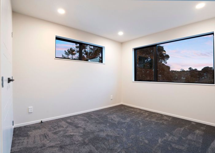  at 2/5 Topliss Drive, Torbay, North Shore City, Auckland