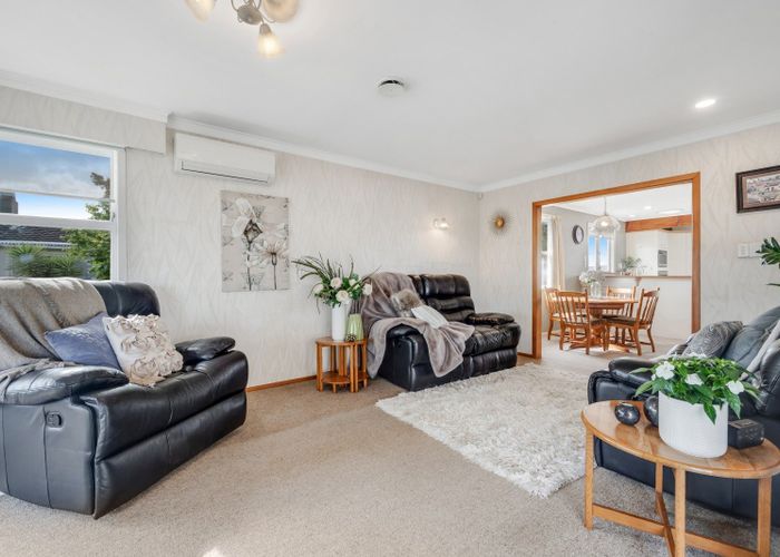  at 113 Edgewater Drive, Pakuranga, Auckland