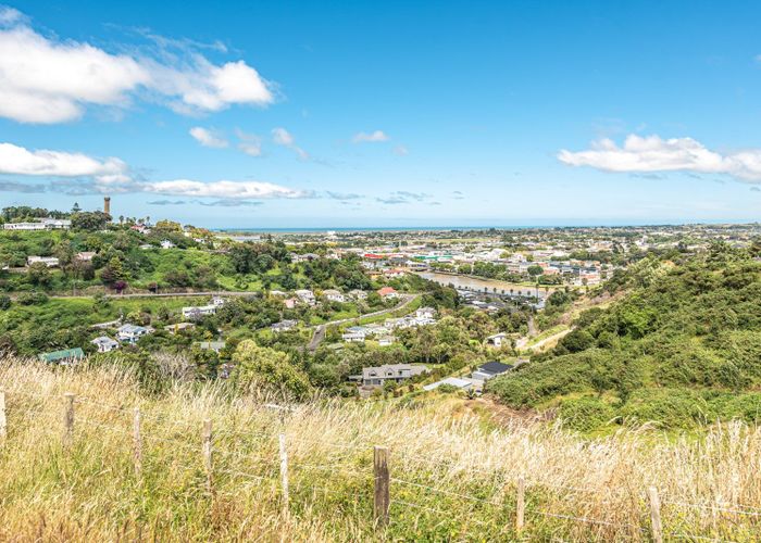  at 34 Shakespeare Road, Bastia Hill, Whanganui
